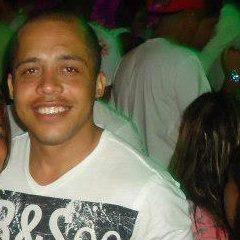 Nunca cruze os braços pro maior obstacu-lo do mundo, pois o maior homem do mundo morreu de braços abertos