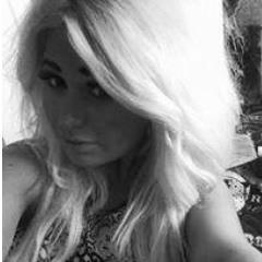 I'm Kerry im crazy random and tend to laugh alot... Love music, I sing In a band work in a bar and I love @AmberboopLee  :D