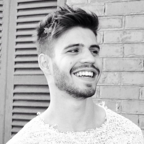 OGiuliatti's profile picture. 24 anos,trabalho com moda,branco é a minha cor favorita,chocolate é meu vicio...enfim; Eu permito a todos serem como quiserem, e a mim como devo ser.