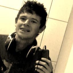 Amo a minha ciumenta @_GiuliaSilveira e a minha maloquera @Gaabi_Pirees /  @__neguinhaa  Te gosto mais do q lasanha s2 / Mana  Ronara sz