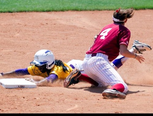 @sftball_sweetie is my partner in crime | travel & varsity softball | i'll twerk for you if you play baseball ok