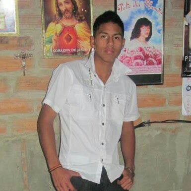 Soy un chico al que le gusta el deporte , soy divertido, con ganas de progresar .. le gusta innovar , la tecnologia
