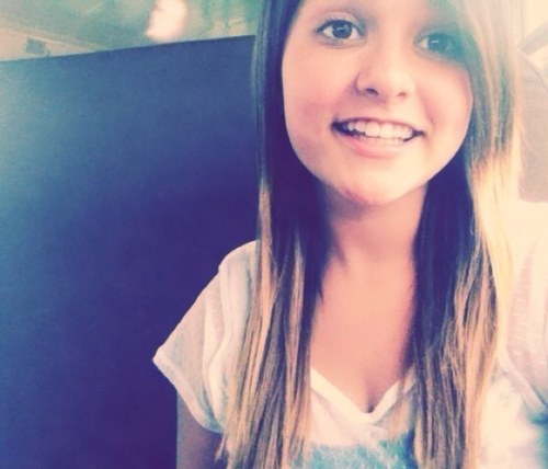hi, im macy . i am a cheerleader. & i am falling in love with this world.