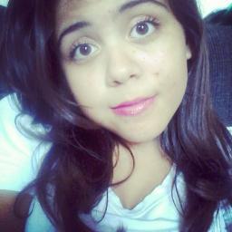 irmãs não são só de sangue .pois DEUS criou a Amizade por que sabia que quando o amor mechuca-se,ela seria a cura ' Te amo Estrupicia | @GiovannaDuartte akê' .♥