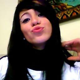 Sou alguem que nao me limito nem me prendo poor nada que nao faça valer a pena :*
