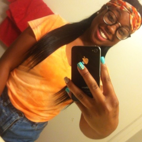 imdifferent_ho's profile picture. Nothing isn't ever what it seems...