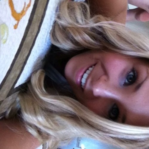 Allie_war_aw's profile picture. 