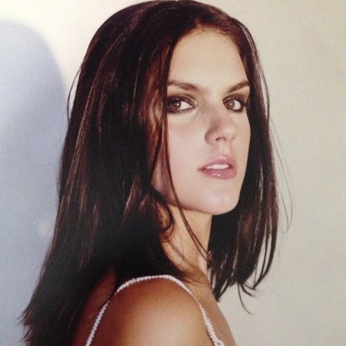 anna_ribeiro's profile picture. Todas as pessoas grandes foram um dia crianças...