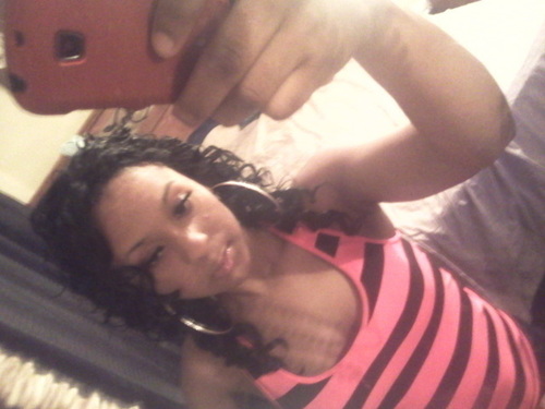 QuiShia or Redd MY NAME U DECIDE BUT MORE ABOUT ME COOL LAID BACK D0NT TALK T0 FAKE PEOPLE S0 IF U FAKE D0NT EVEN CUM 0N MY PAGE..