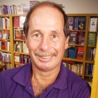 I am Wayne Patterson. I love my dog, kayaking, bird enthusiast and reading the newspaper.