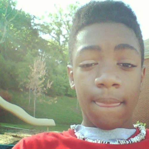 Im juzz a young nigga frum da ghetto now im in da game now im ballinq like im ( melo ) R.I.P LIL SNUP