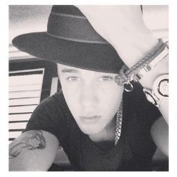 GloryGloryBiebs's profile picture. 