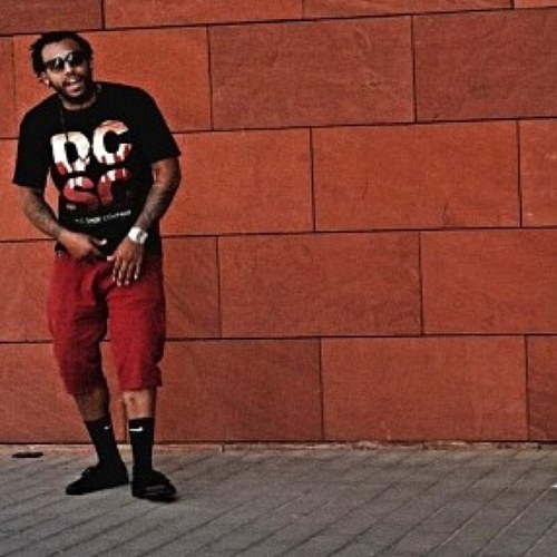 Hip Hop Artist. [MIXTAPE] 'NEVER KONTENT' OUT NOW!! For bookings: contact DHEntGroup@gmail.com IG: Drae_Mak