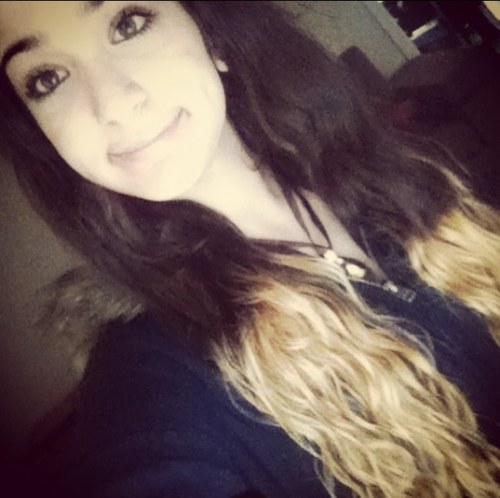 I'm a 14 year old ordinary teenage girl, i love music and I love Taylor Swift ! SWIFTIE FOR LIFE XO