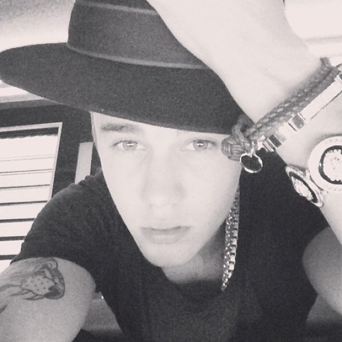 itsthabiebz's profile picture. This is Justin Bieber's world. You're just living in it.