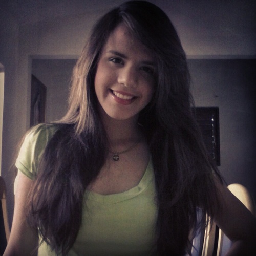 Hoje livre sou, tenho sede da tua graça cada dia mas
Sou mas forte vou mas longe quando aqui estais,com palavras de amor,te adoro senhor!''