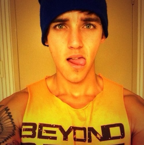 Hey, what's up? Thanks for stalking my Twitter. (: