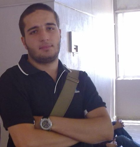 I'm single,studying mechanical engineering in Damascus university
I'm big dreamer for something i'don't know it yet. :)