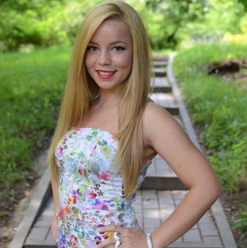 19 years old...Romania...try to meet me :P..