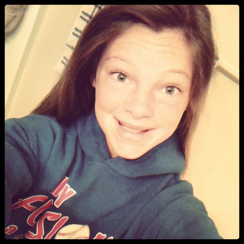 Its kenzie. I love sports and musical arts. I have a huge wonderful family and lots of lobe too share. Follow me
