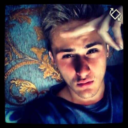 Leon_Williams_'s profile picture. 