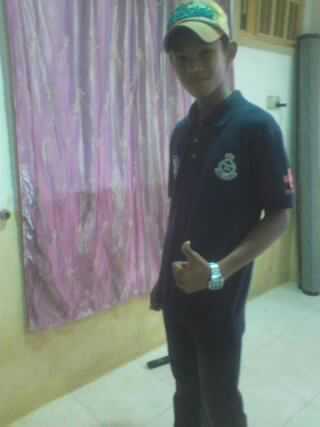 14 | my name zul | smkpt | x batak ngan HOT ni | follow me i follow you back :-)
