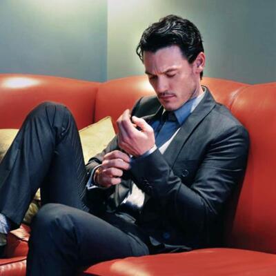 RisqueInveigler's profile picture. I live by the words my father uttered the day he died: Never get caught. {#Roleplay | #OC}