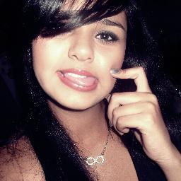 Te ter é me sentir como o céu completo... E te perder é nunca ver o sol se abrir... Pois o vento q te leva um dia pode te trazer pra perto e ñ vou viver sem te!
