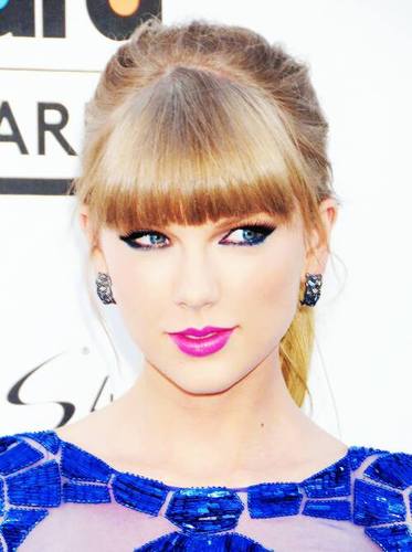 Amo a Taylor swift tengo 12 años me acabo de hacer Swiftie! ∞