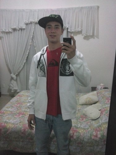 Os homens pensam que possuem uma mente,mas é a mente que os possui .. Há pessoas que amam o poder, e outras que tem o poder de amar ... ! Robert Nesta Marley