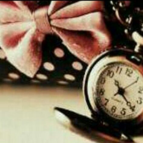 bntlmohamd's profile picture. ليس كل مأ أكتبُه يحكِي واقعاا لِي ، انما بعض منه  خَيالاً تفننتُ بسرده ().