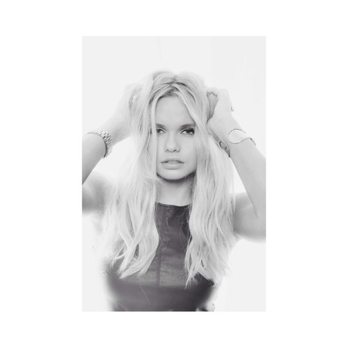 We love @allisimpson... end of story! Made by @GCFAngels143 and use by @_codys__angel_