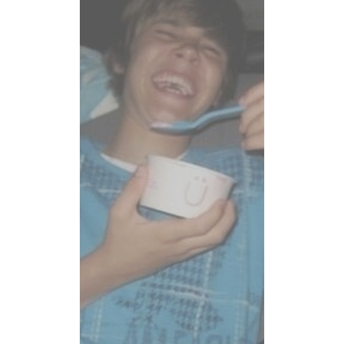 0ldmemories's profile picture. No sigas esta cuenta, te estoy regalando un follow gratis, pero sigue a @ijustdreambig, ella sigue de vuelta.