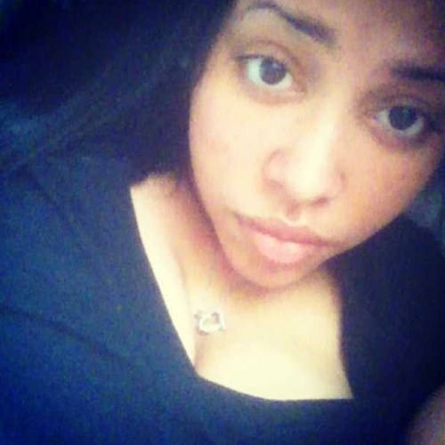 I'm Taylor & I'm 17 .. I can be your bestfriend or your worst enemy but I'll let you choose :) #teamfollowback #teammixed ;)