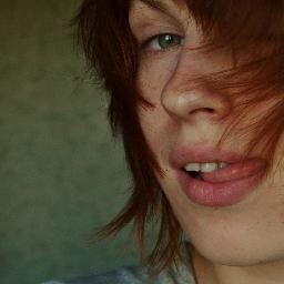 superhero_zhi's profile picture. у моего папы есть ружье