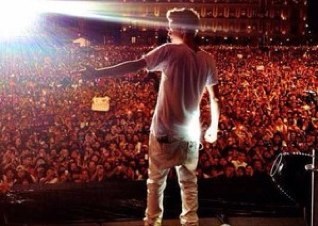 BELIEBER

 I love JUSTIN BIEBER and cs and am 
Im 13 years old 
Kik: nadjadambacher
Instagram: nadja078 
Follow me please and i follow back