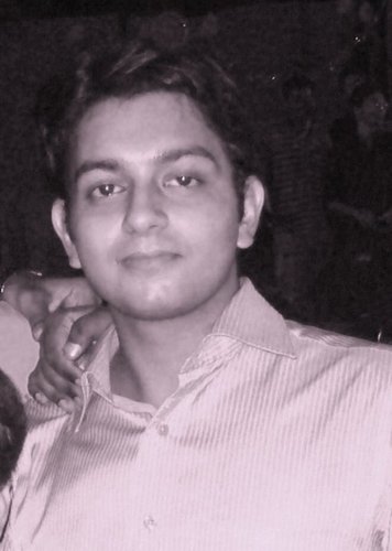 Engineer turned Banker, love swimming cricket & kite flying, a great self proclaimed cook & a great foodie.