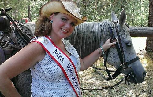 Mrs. Wenatchee (Mrs. Washington Contestant)