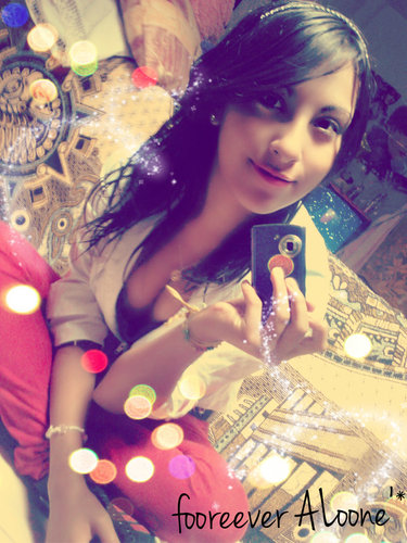 peeace aand Love'! ♥ smiles whenever anyone stop you from achieving your dreams..... (: