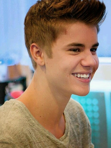 Oh, baby, I know loving you ain't easy It sure is worth a try