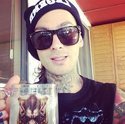 mikefnts's profile picture. I rub my dick on expensive shit.