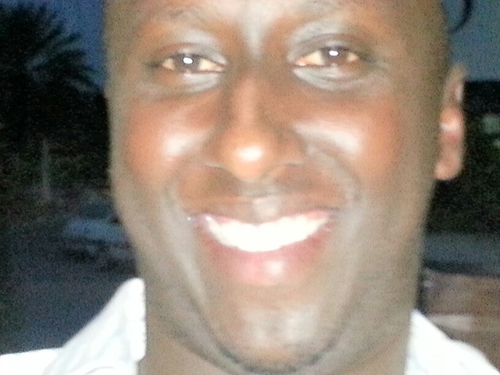 jimbyves's profile picture. Sois egal à toi même aussi!
likes= sentimental | Retweet= factual