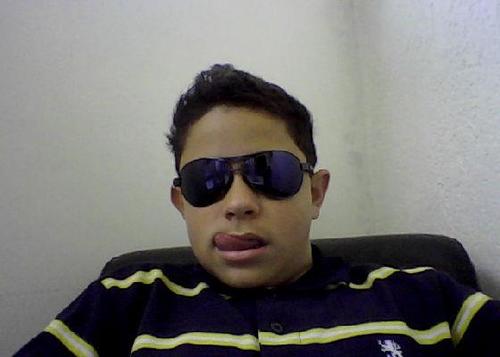 Gosto de Futebol , Gosto de musica e Adoro Pizza   :))