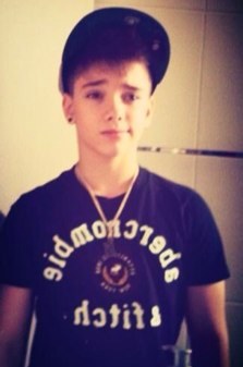 falem mal ou falem bem mais falem de min.                         Follow-me. PIN:2A754FF6