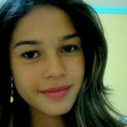 ‎- Sou DELICIOSAMENTE complicada, RIGOROSAMENTE feminina, EXAGERADAMENTE impulsiva e LEVEMENTE geniosa. É, sou eu ;3