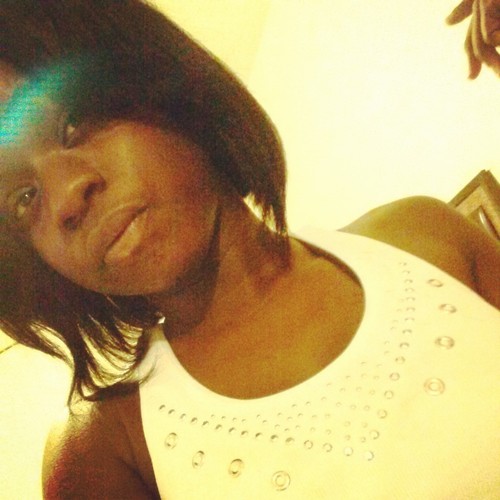 Aint Nothing Wrong W.A Bitch That Can Bust A 40 I Like To Rock Trues, Expensive Shoes, And Quiet Rollies -- Female Rapper ,Free  Mj !