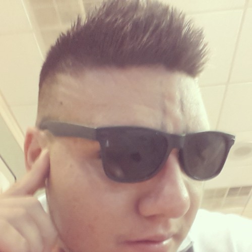 song writer follow me on soundcloud saulespinoza56@gmail.com oe @realsaulone