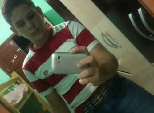 Gosto de futebol:D Assitir,Jogar,Comer,E mecher no facebook