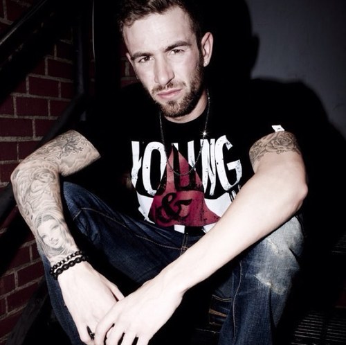 Young & Reckless forever! I'm somewhat awkward.. It's okay because I'm a man dime ;) people call me Drama.