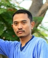 Suka ngoprek: scripting, gadget ... nulis puisi, fotografi ... developer independen apps Android via Annisa Cipta Informatika. Orang rumahan, antar-jemput anak.